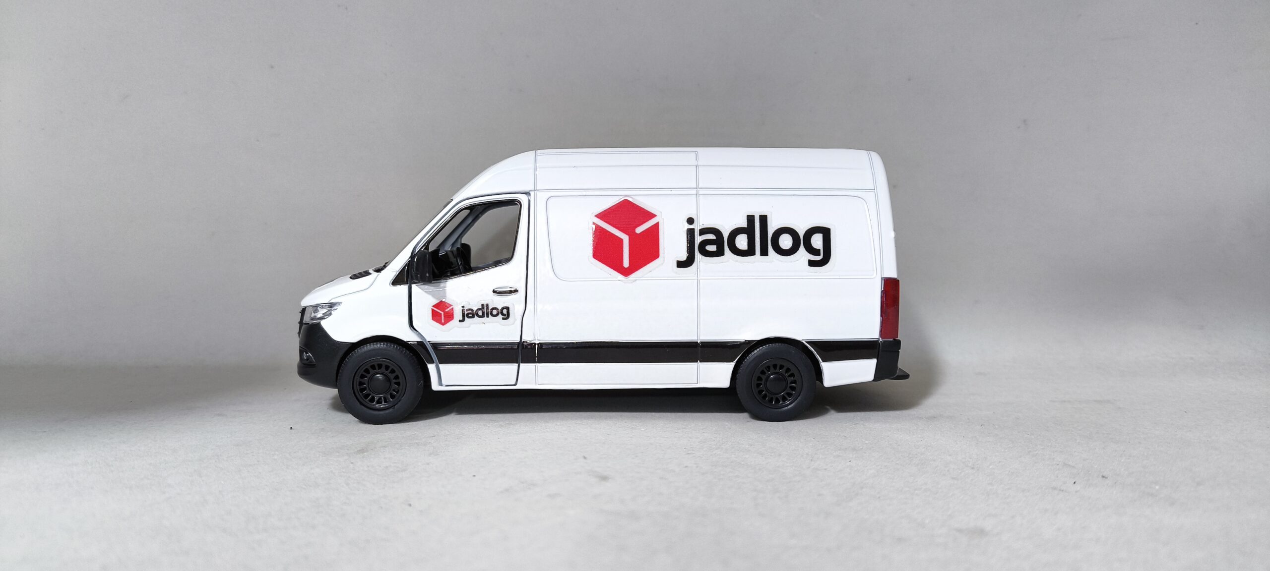 IMG_20240621_085356 Van Mercedes Sprinter Personalizada JadLog - Imagem 1
